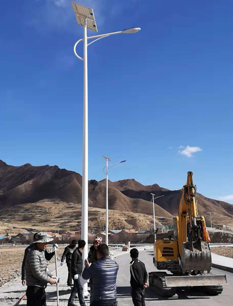 甘南碌曲10米岳普湖太阳能路灯项目